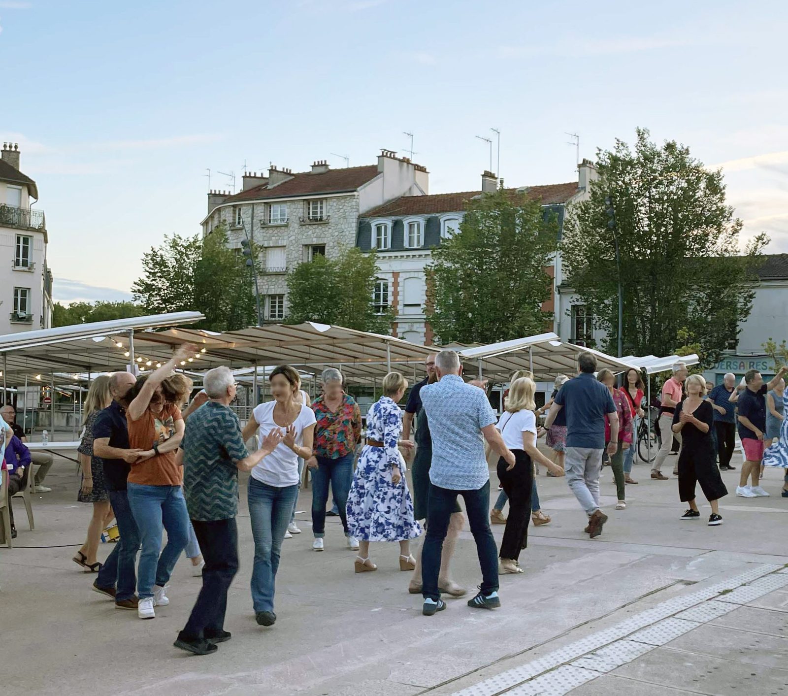 Place du Marché du Vésinet - Danse au milieu des guinguettes